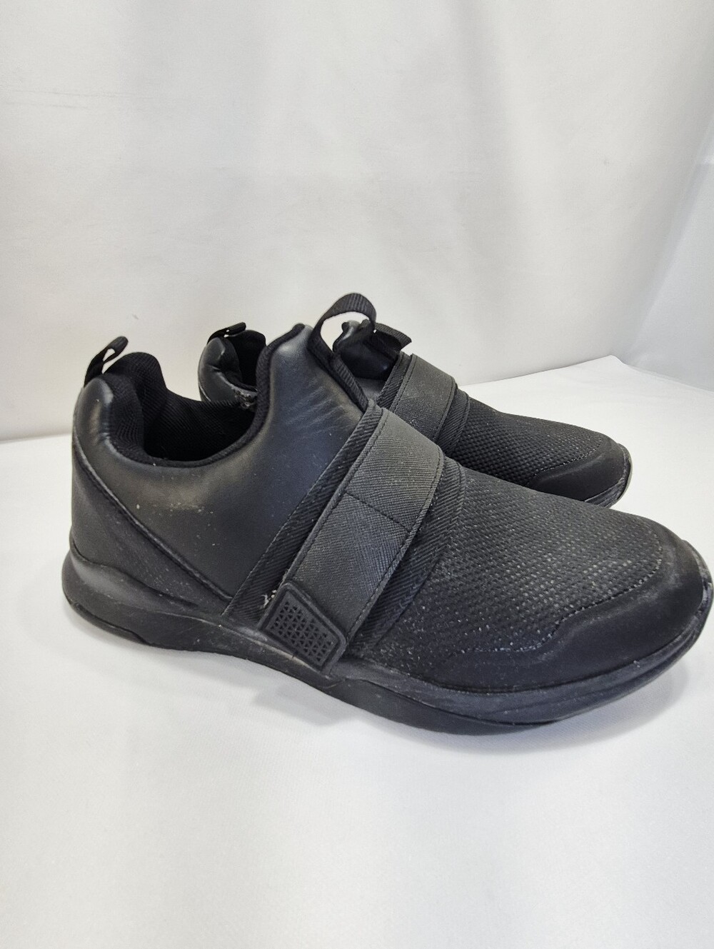 TREDSAFE Men's 7 Oil/Slip Resistant Comfort Athletic Sneakers W/Straps